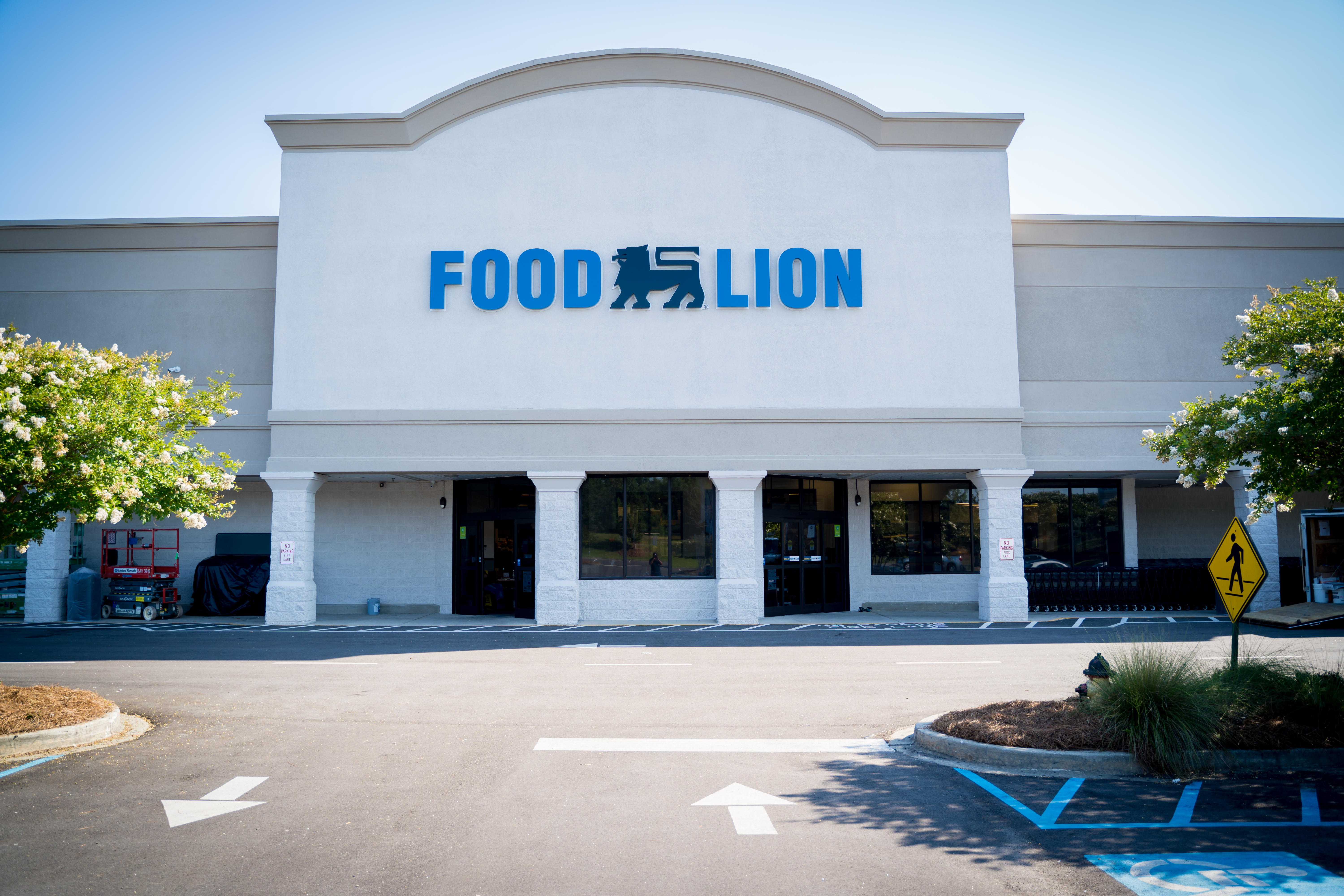 Food Lion Opens New West Columbia S C Store Food Lion Llc [ 4000 x 6000 Pixel ]